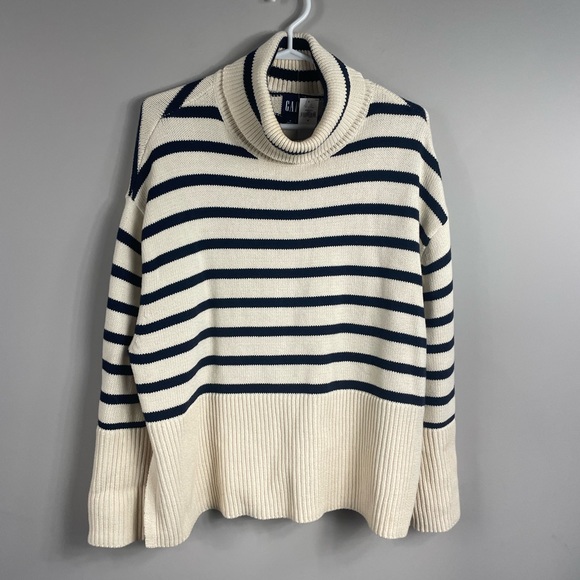 GAP the viral stripe sweater - Picture 5 of 10
